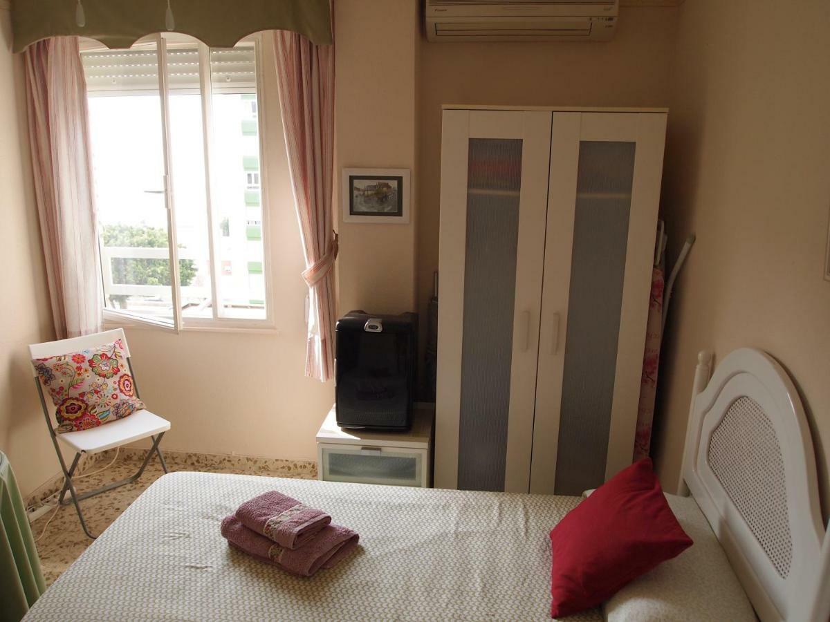 Habitaciones Frente A La Playa マラガ エクステリア 写真