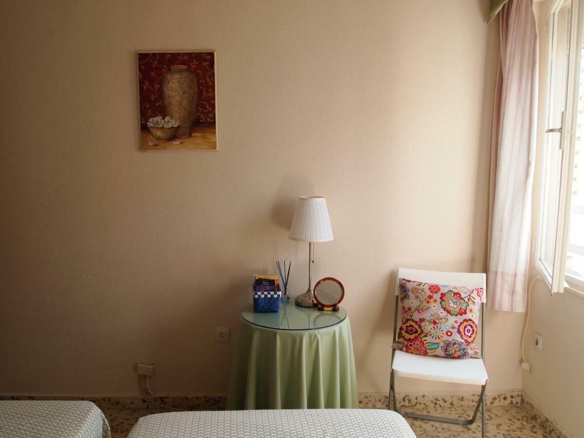 Habitaciones Frente A La Playa マラガ エクステリア 写真
