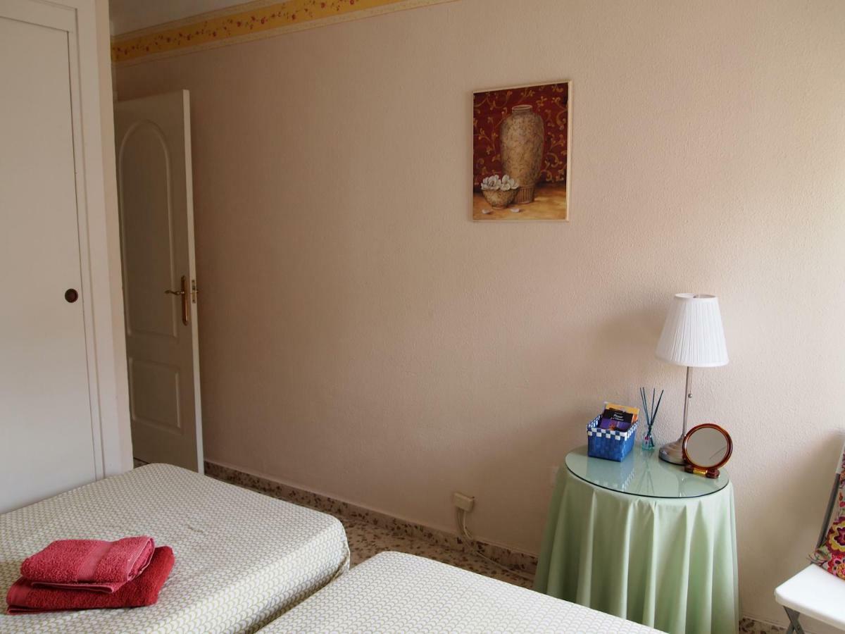 Habitaciones Frente A La Playa マラガ エクステリア 写真