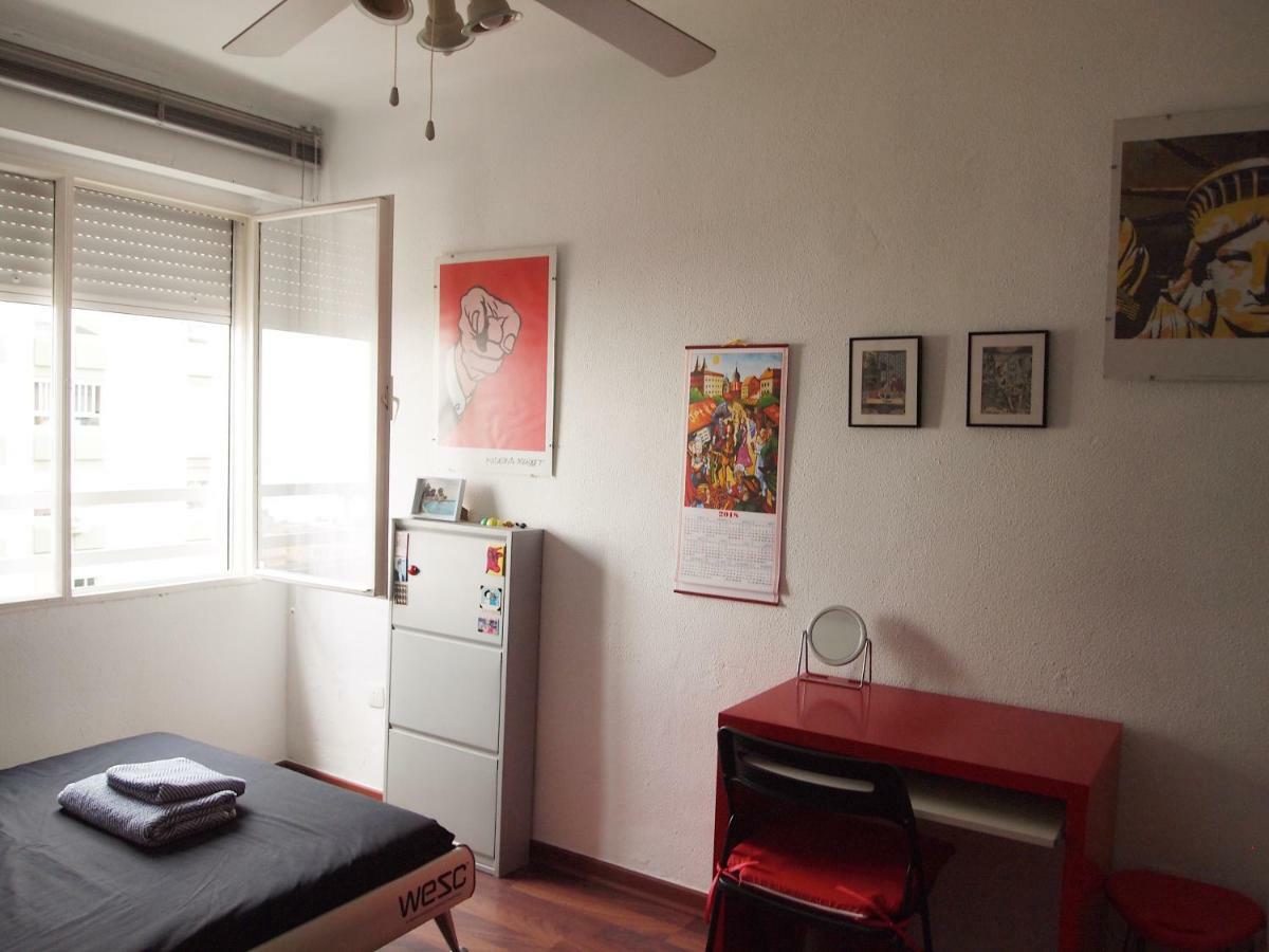 Habitaciones Frente A La Playa マラガ エクステリア 写真