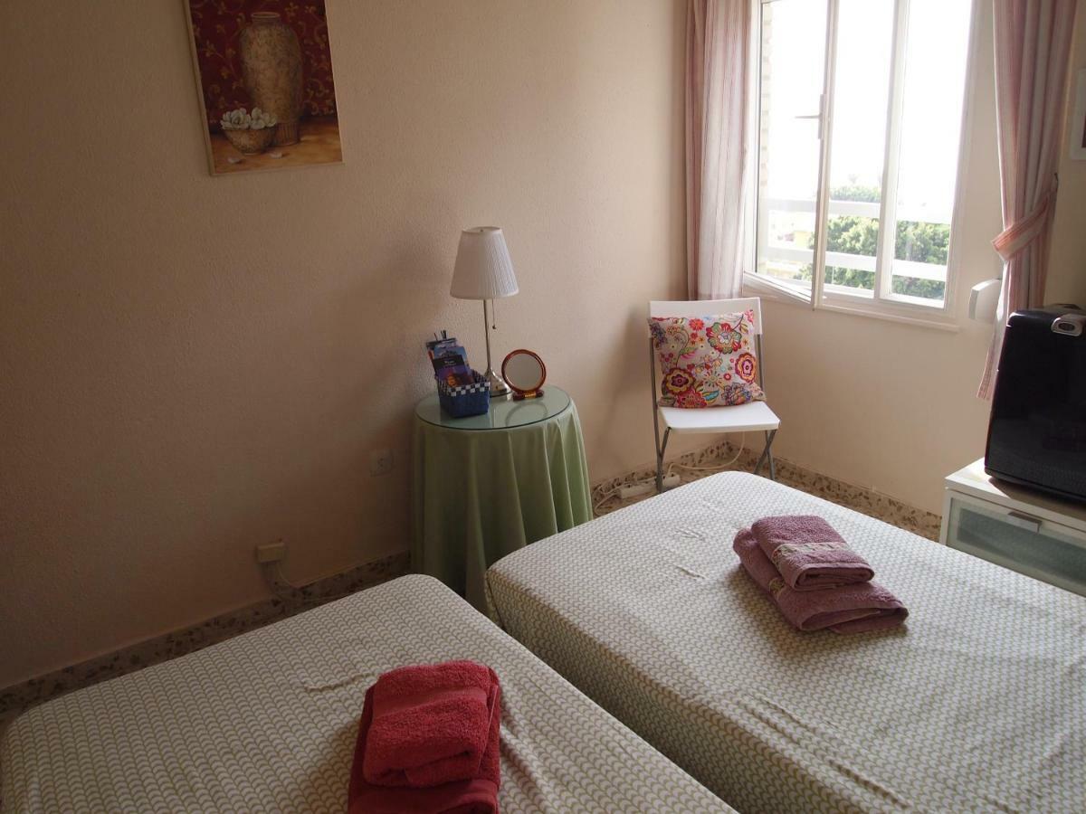 Habitaciones Frente A La Playa マラガ エクステリア 写真